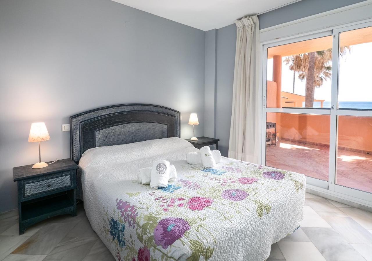Fantastic Beachfront Apartment 埃斯特波纳 外观 照片